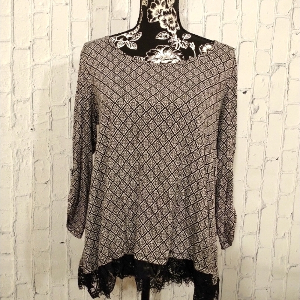 HIPPIE Rose Diamond Print Blouse Size Medium